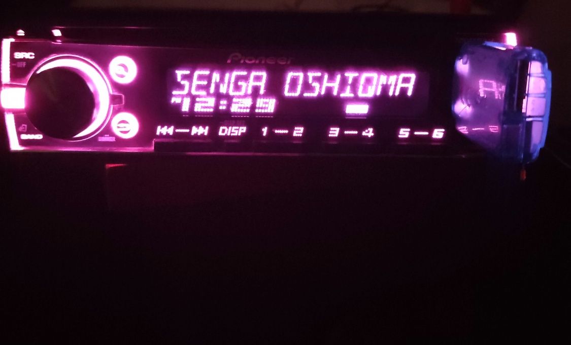 Mafon Pioneer 3750ub sotiladi. Disc Aux Usb Radio Blutuz