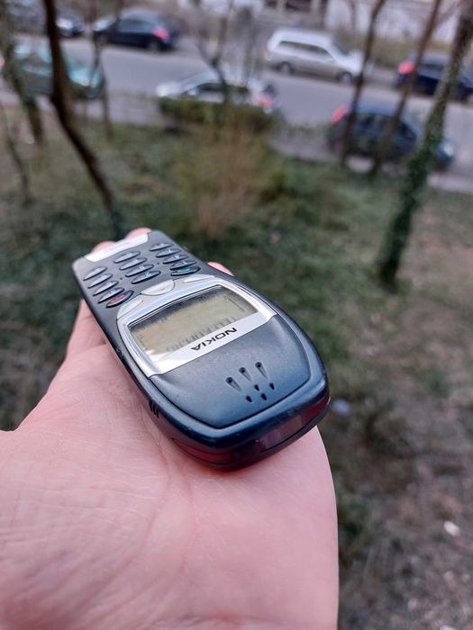 Nokia 6210 original an 2001 stare f buna carkit liber in orice retea