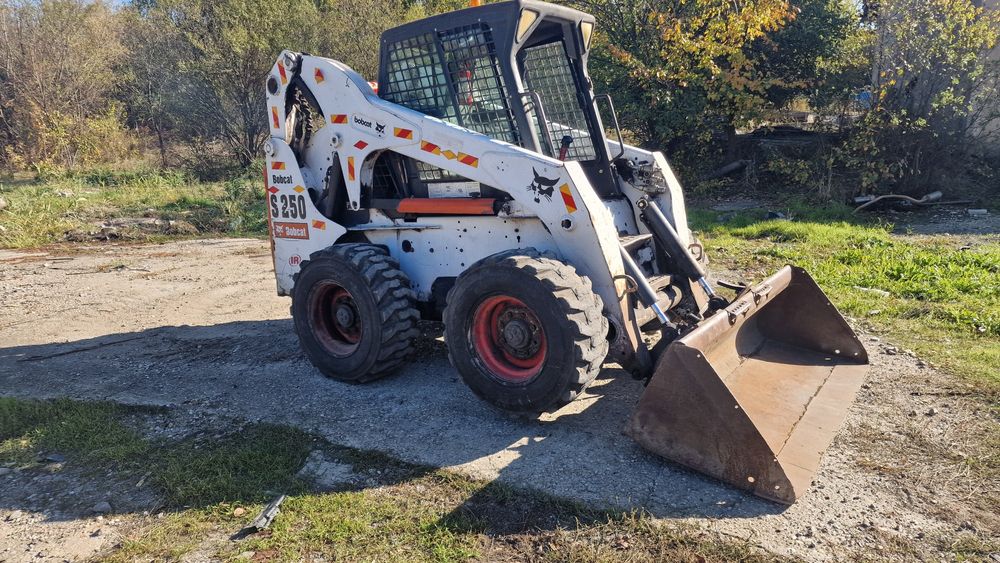 Miniincarcator bobcat s250 cu picon