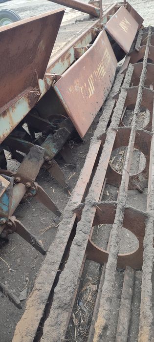 Рыхлитель выравниватель полей РВС-4
