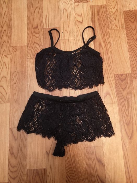 Женское нижнее белье, лифчик, бюстгальтер, трусики, трусы, стринги