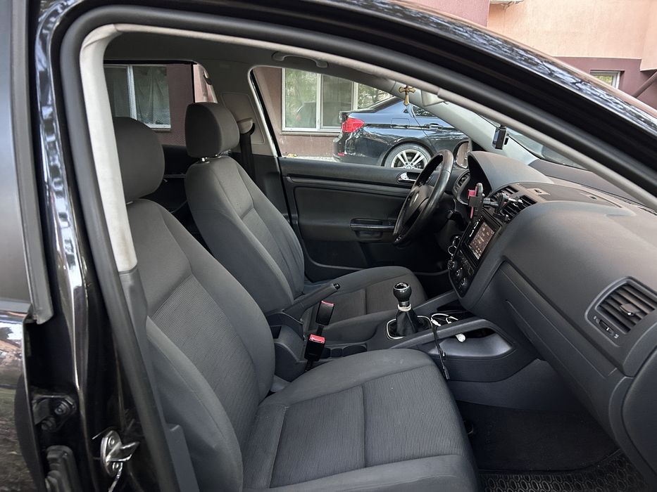 Volkswagen Golf 5 – 1.4 16V, 75CP – 2004 – 2.500€