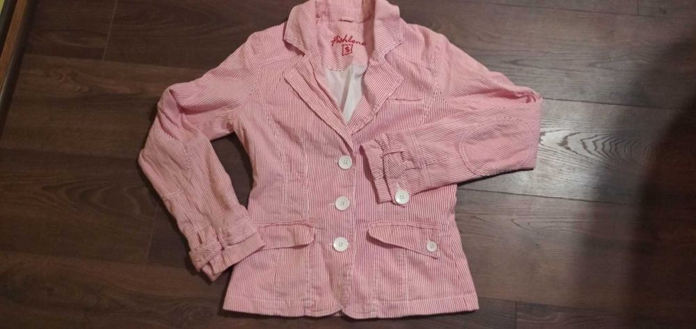 Вталено дамско интересно розово сако. Размер "М".
