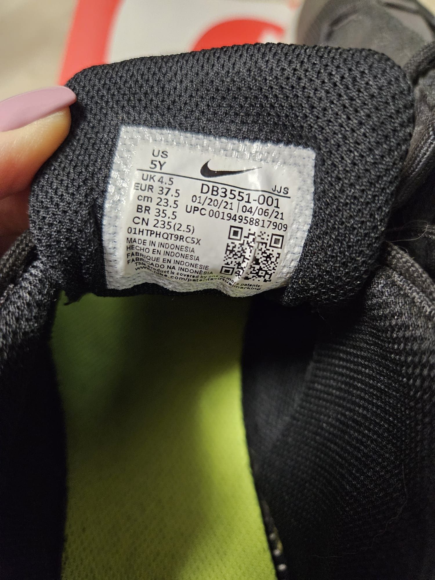 Adidasi Nike copii măsura 37.5
