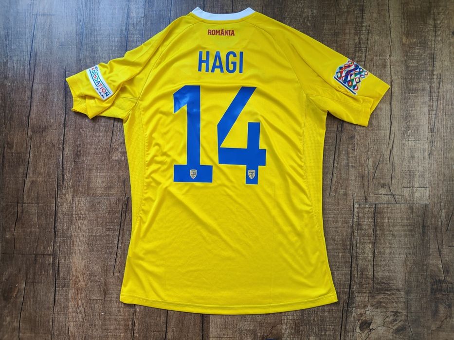 Tricouri de fotbal Romania - prețuri și mărimi in descriere