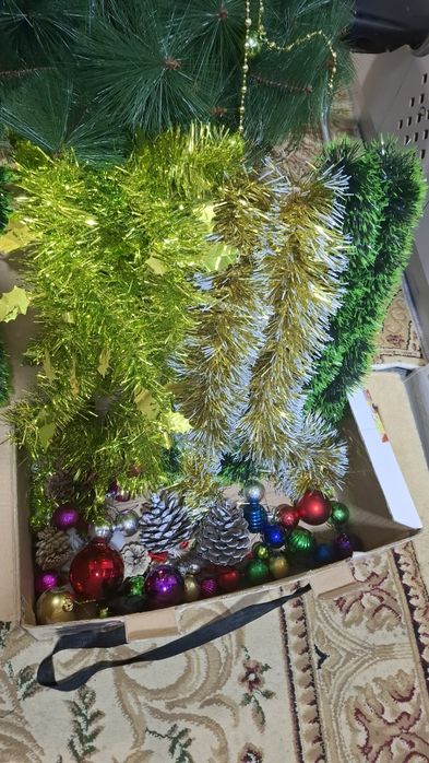 Продаётся новогодняя Ёлка бу 1,5 м