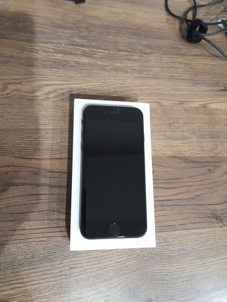 iPhone SE 2020 64GB