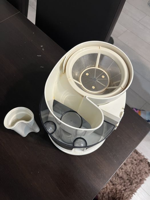 Storcator fructe Delonghi