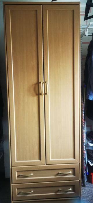 Продам шкаф плательный