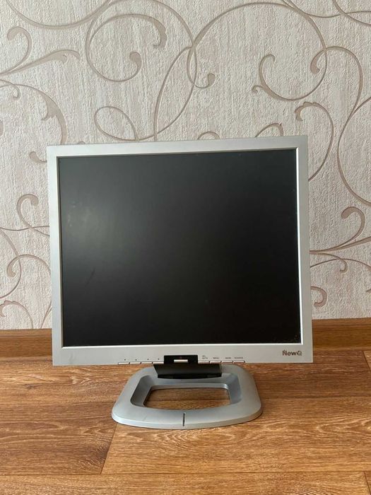 Продам монитор на 17 дюймов