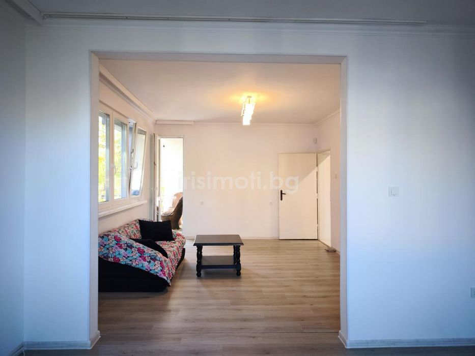 Под наем тристаен, €550, 100кв.м. в Орландовци