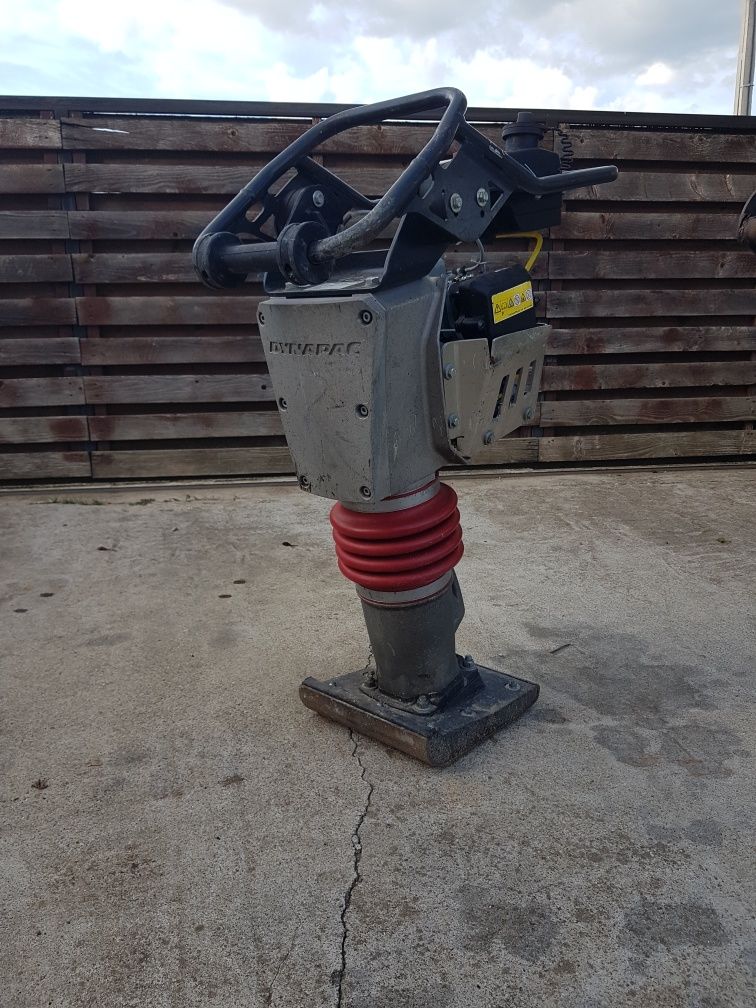 Scule pentru construcții, mai compactor pentru închiriat.