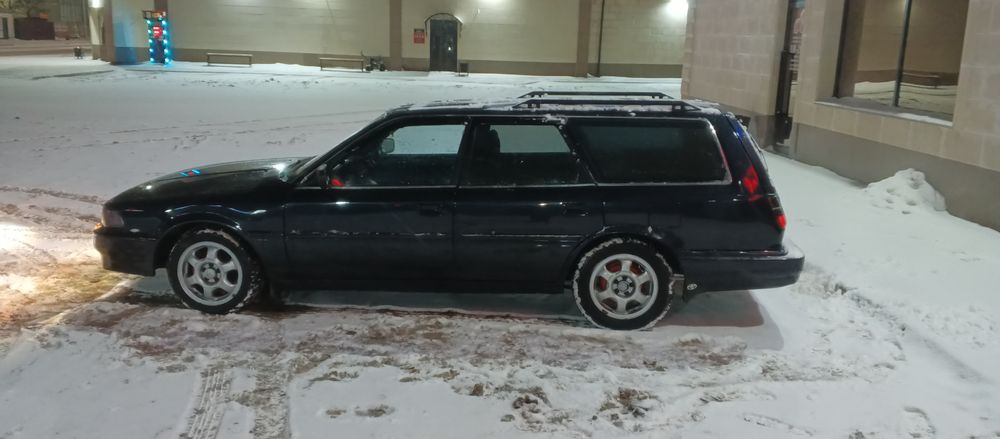 Автомобиль Тоета машина Тоета камри