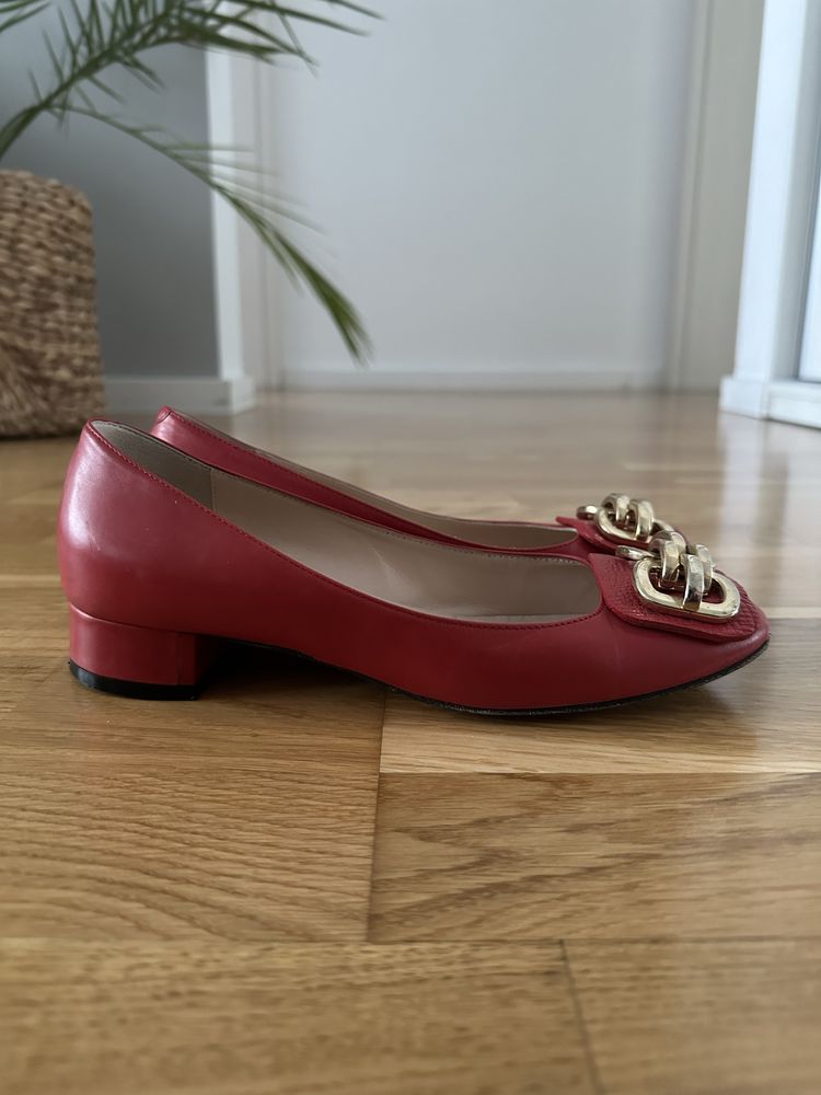 Pantofi Musette marimea 37 rosii
