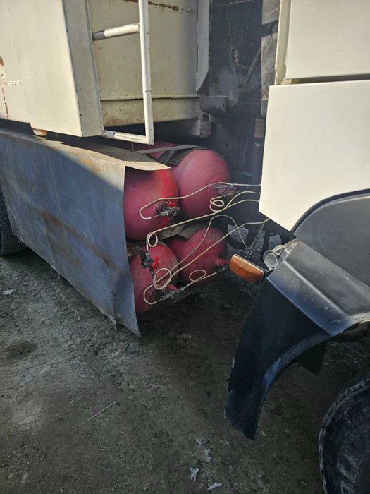 Автосамосвал HOWO A7