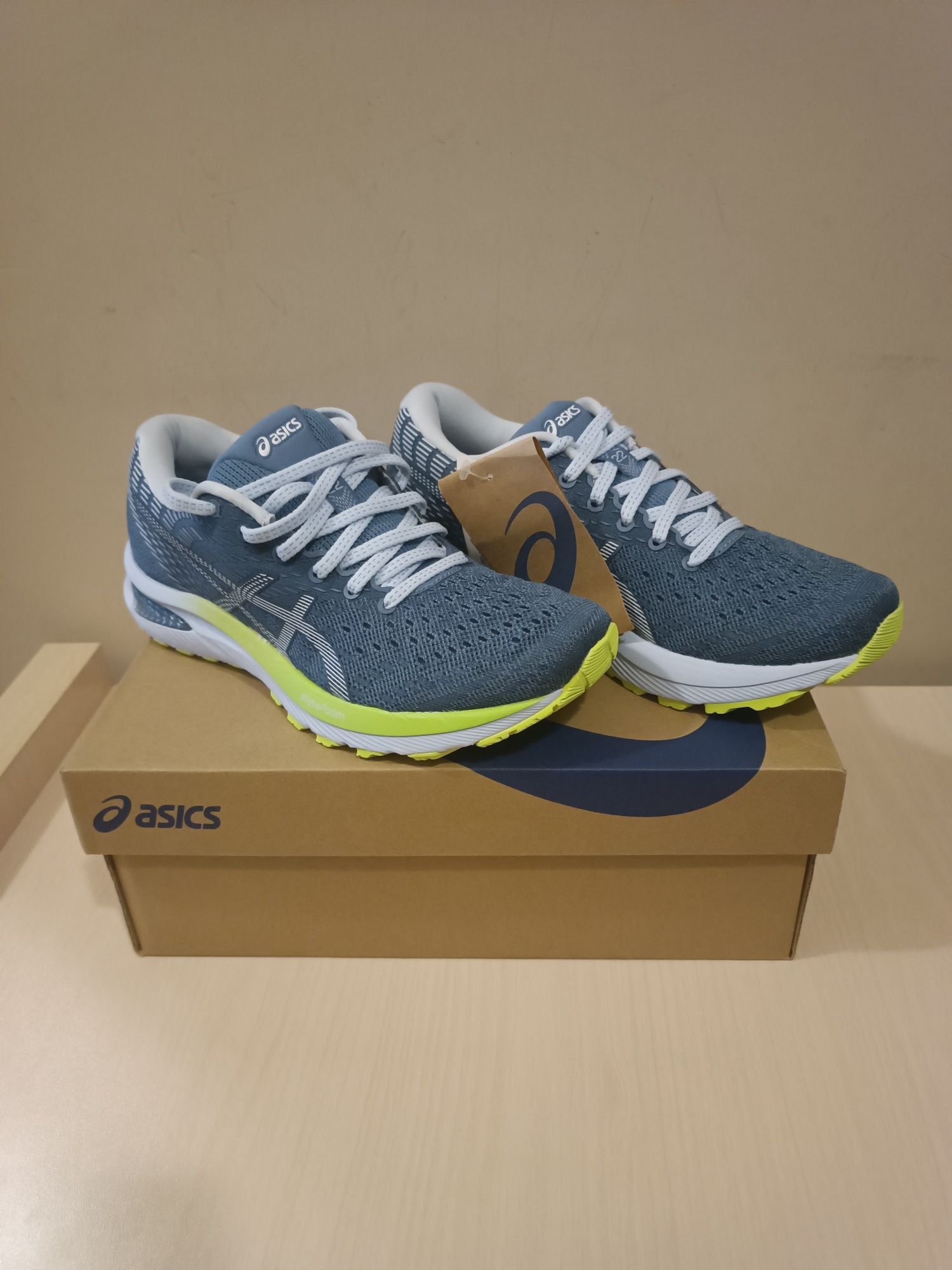 Asics дамски маратонки 36 номер