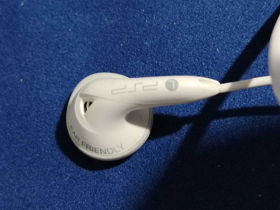 SONY PSP-120, căști audio comandă pe cablu