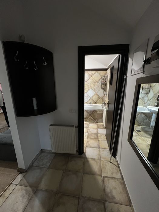 Apartament 3 camere - Pantelimon - în incinta unei vile - curte comună
