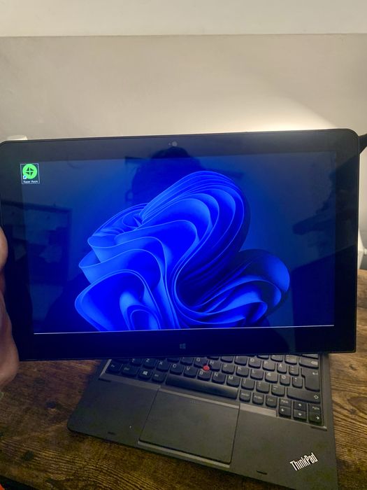 Lenovo ThinkPad 2 in 1 i7 10th 8GB RAM 4GB VRAM 256GB SSD touchscreen