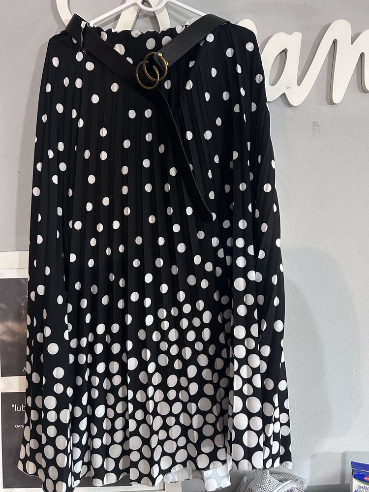 Fusta maxi cu buline
