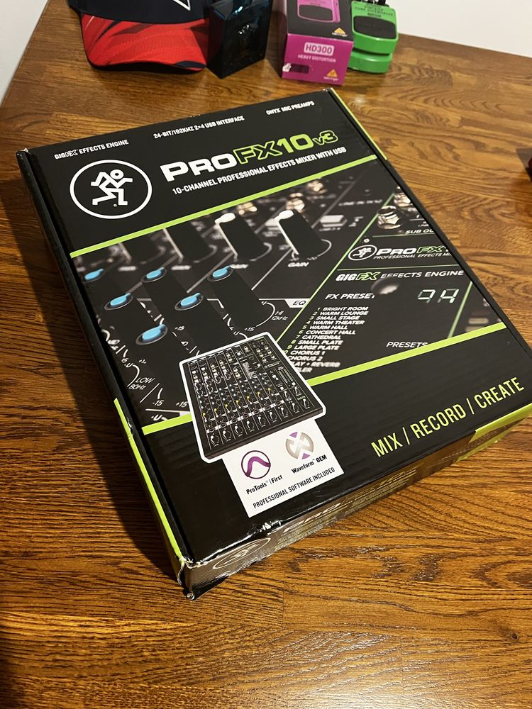 Mixer profesional ProFX 10v3 ca nou
