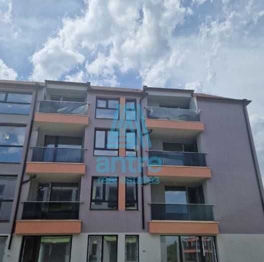 Тристаен апартамент в кв. Малинова долина