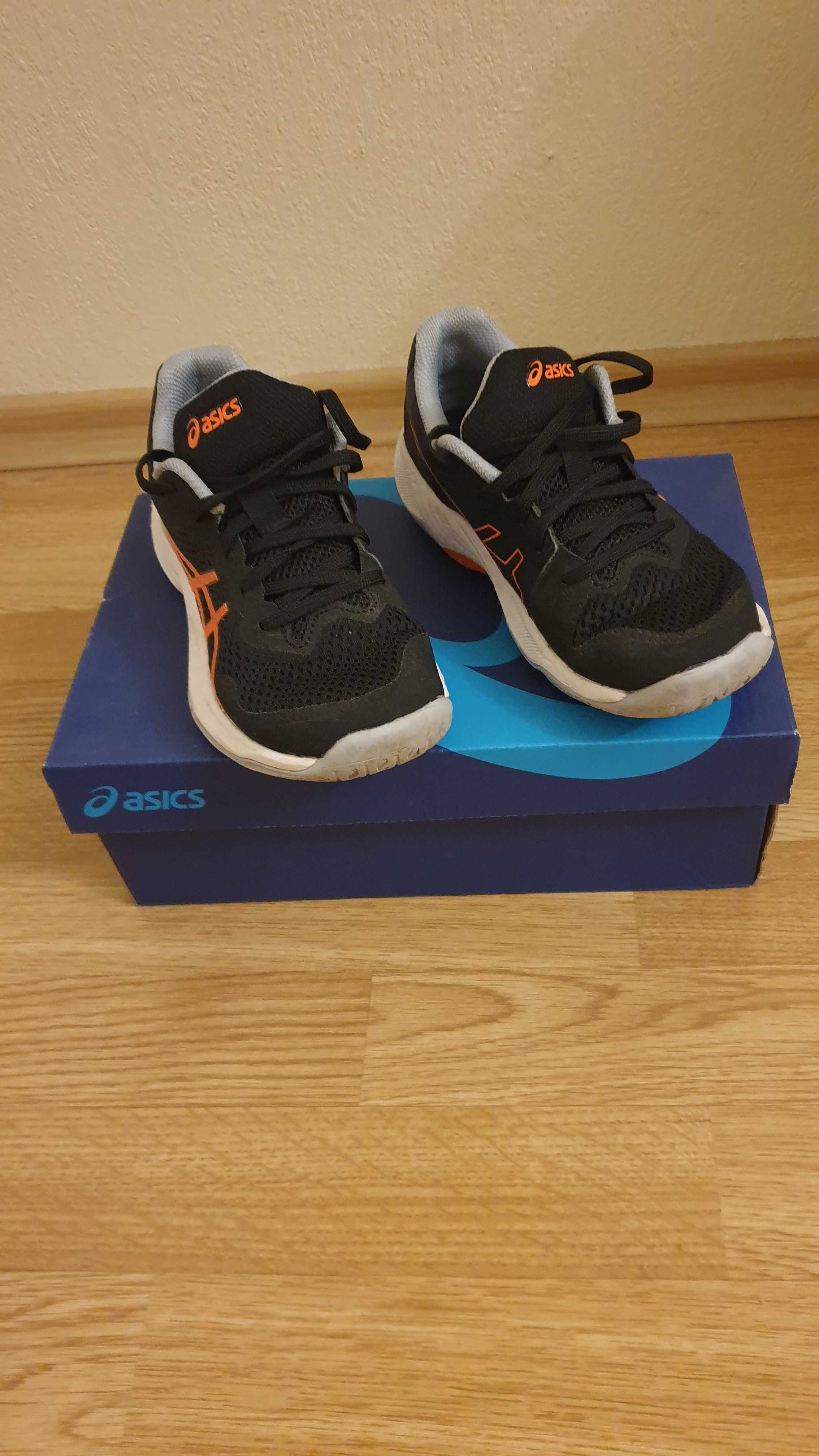 Детски маратонки за момче Asics, номера 32.5, стелка 20см.