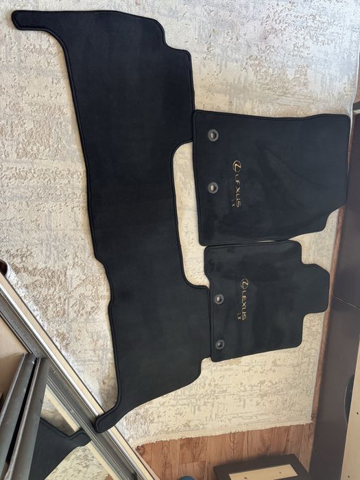 Продам коврики для лексус