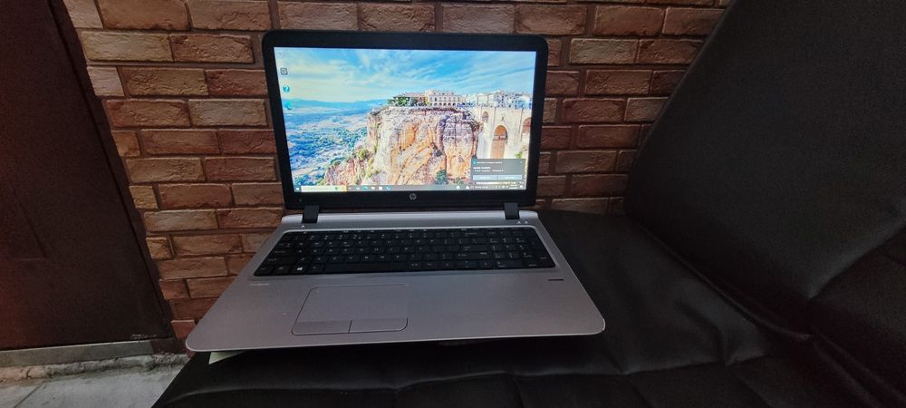 Laptop HP Probook 450 G3 CPU: i7-6500U RAM : 8Gb AMD Radeon R7 2Gb