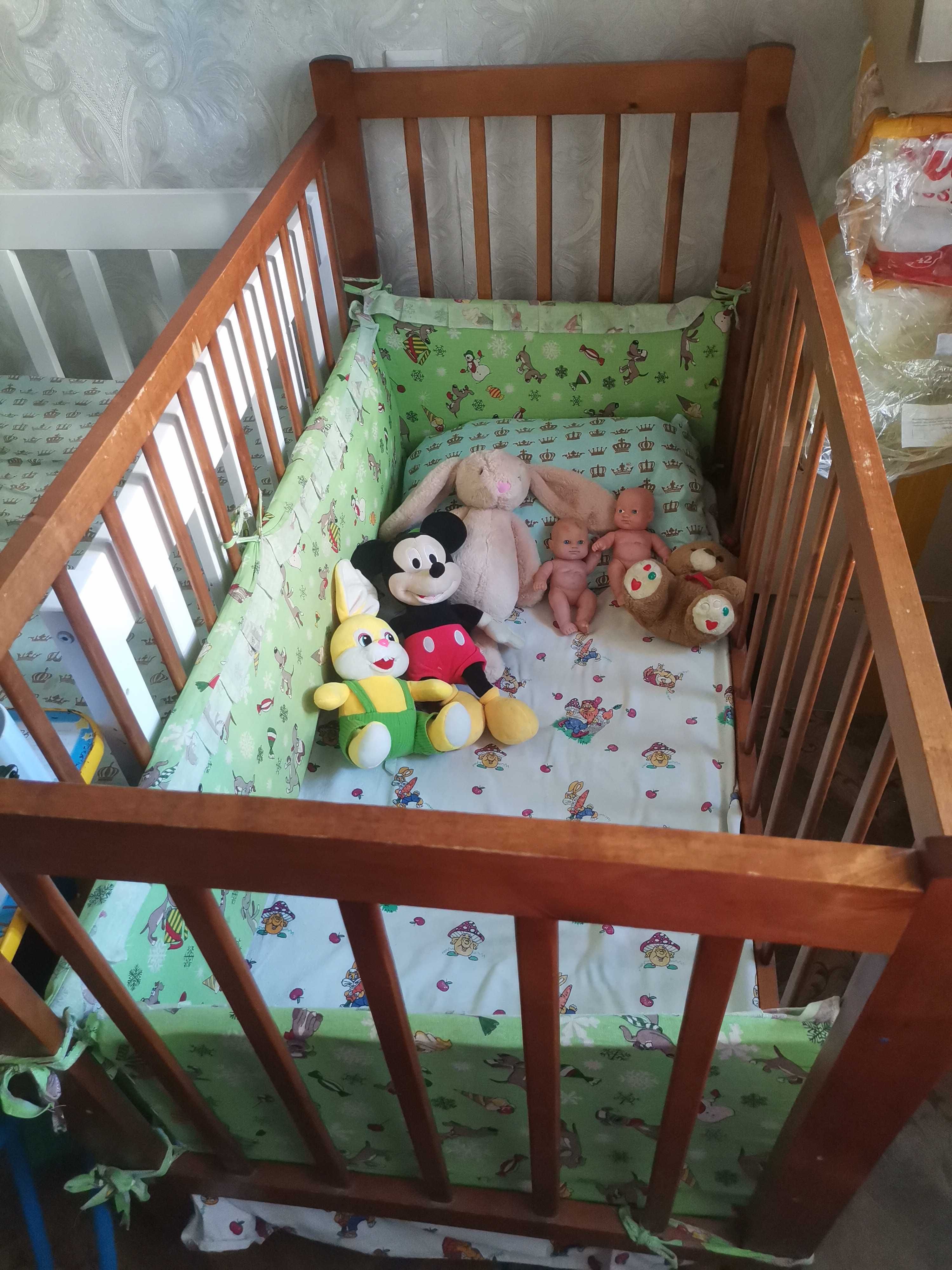 Кровать детская, деревянная