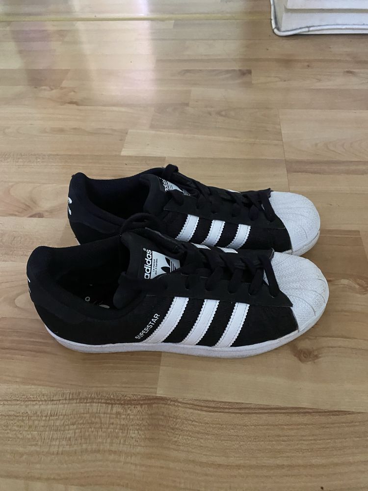 Маратонки adidas