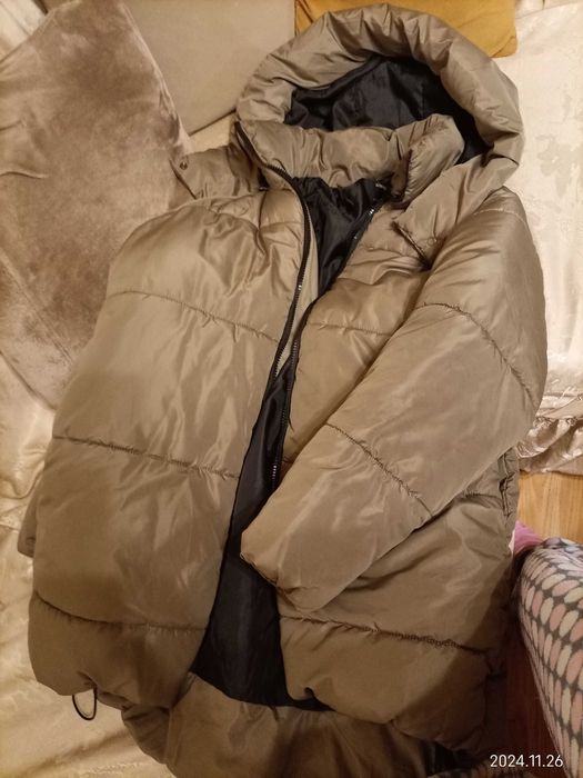 Продавам зимно яке с качулка