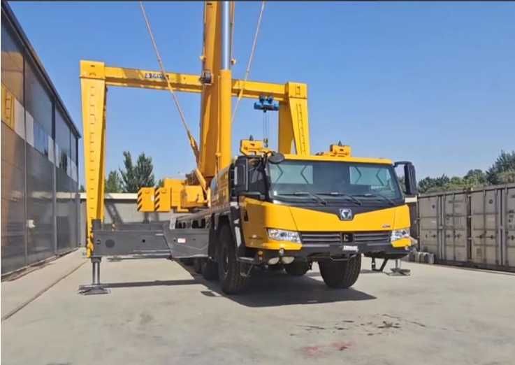 Аренда  XCMG автокрана 300 тонник в Ташкенте