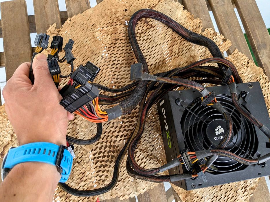 Захранване Corsair CX600 (600W, 80+ bronze)