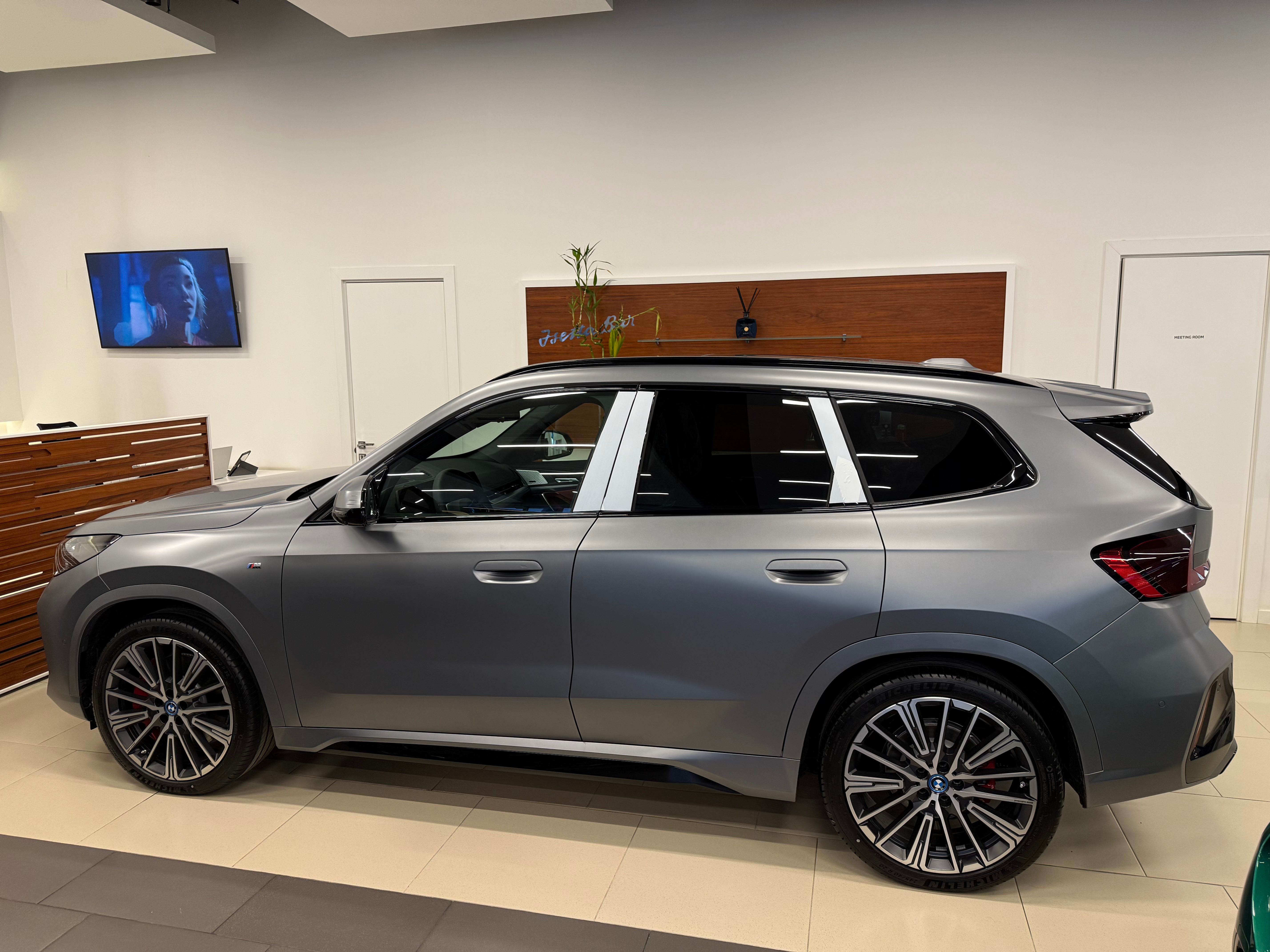 Продам BMW iX1 xDrive30 в наличии + официальная гарантия 8 лет