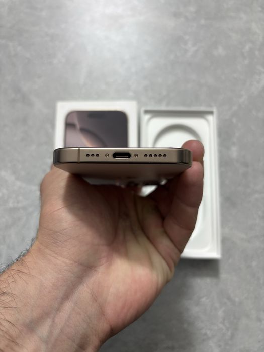 iPhone 16 Pro 256GB Desert Titanium