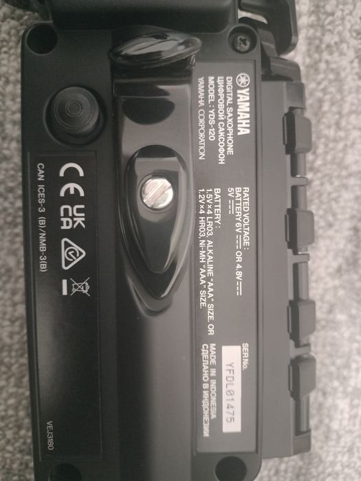 Saxofon YAMAHA YDS 120