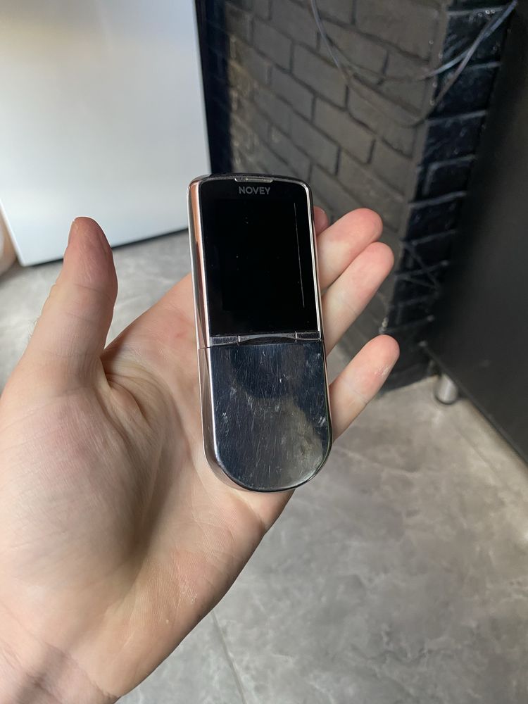 Novey n880 (nokia 8800)