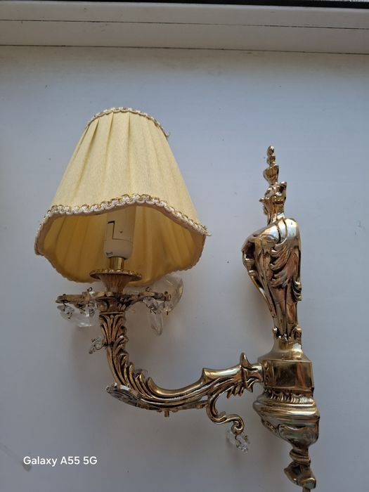 Продам Люстра Бро