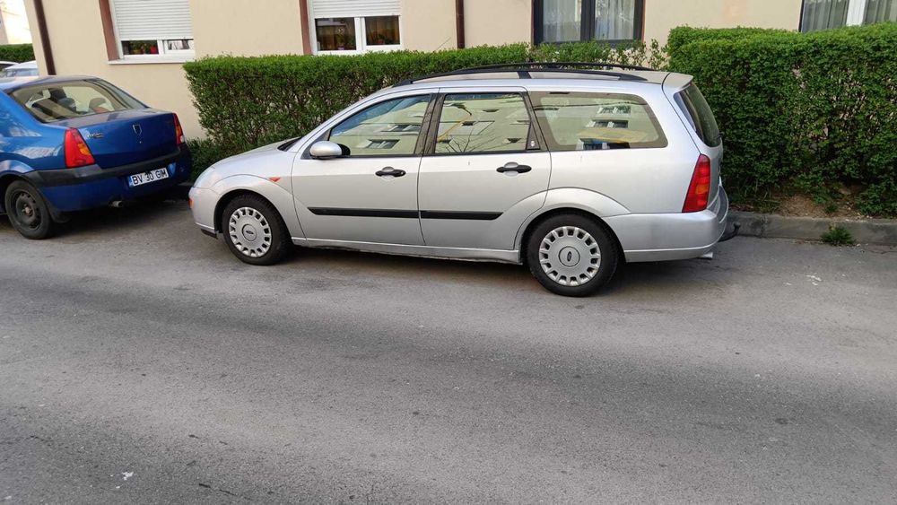Vând Ford Focus 1.8 benzină + gaz