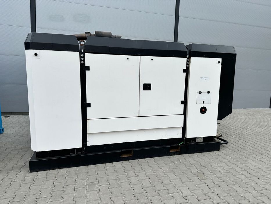 Vand inchiriez motocompresor 25 mc atmos