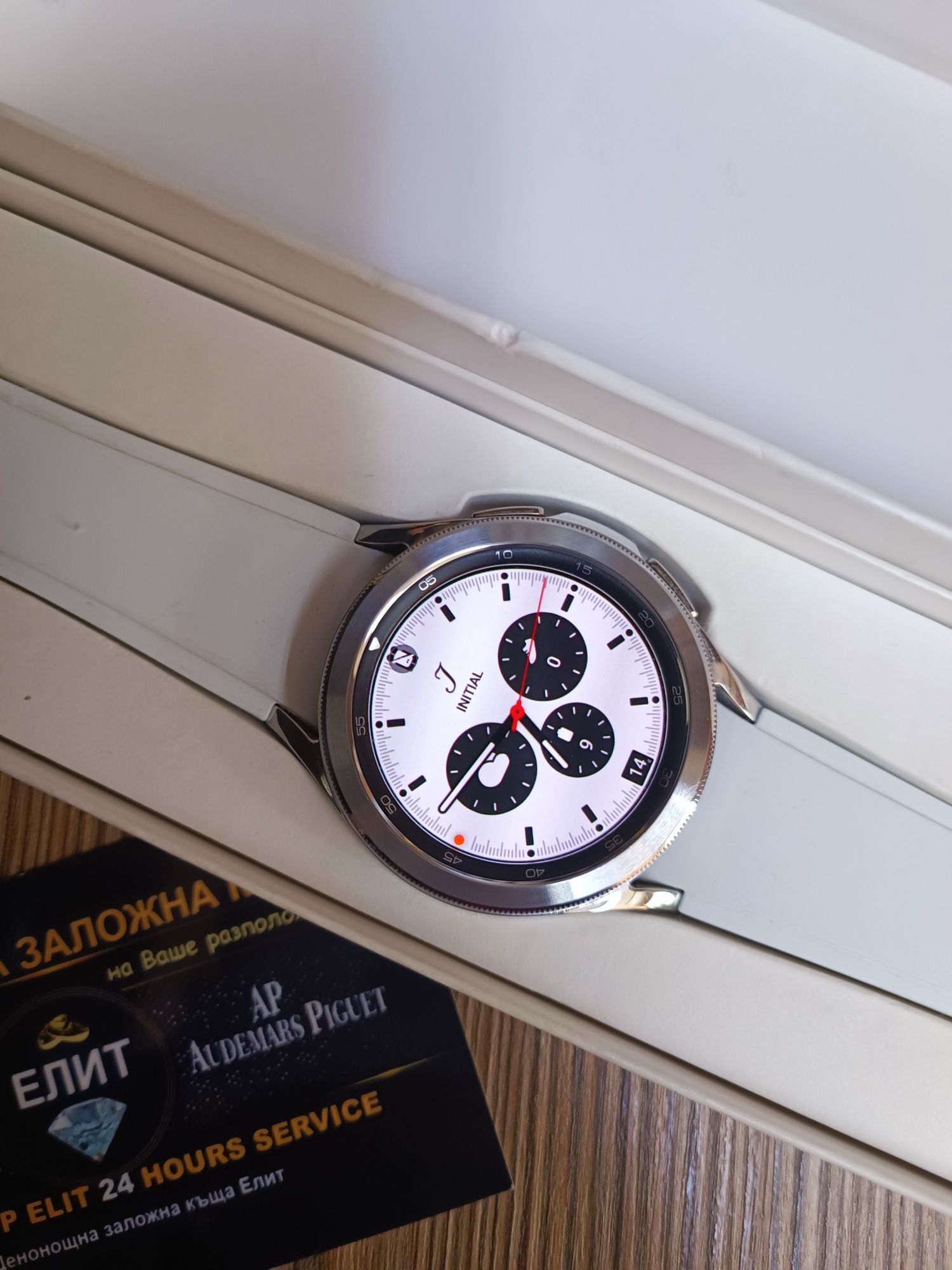 Смарт часовник Samsung Watch 4