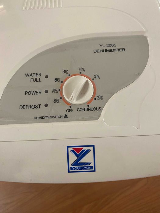 Влагоуловител/влагоабсорбатор DEHUMIDIFIER