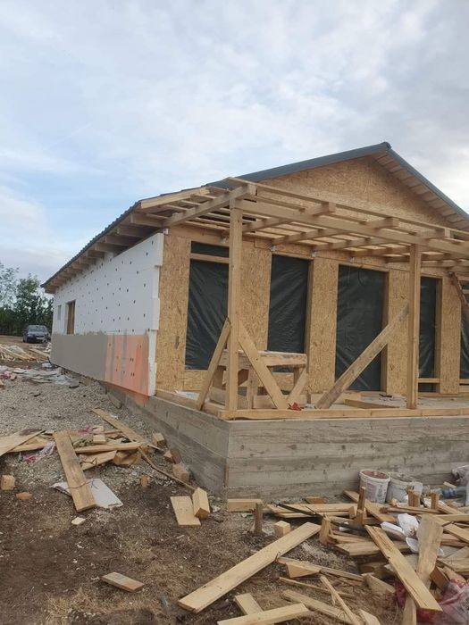 Case pe structura metalica