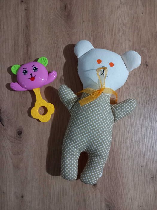 Маркови детски дрешки за бебе момиченце 0-3м. + въртележка, играчки