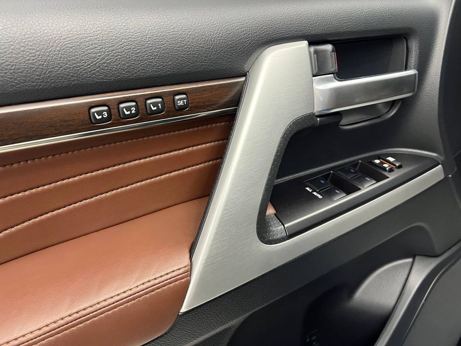 Toyota Land Cruiser Prado 200