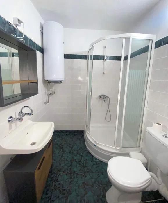 Дава се под наем Тристаен апартамент в Пловдив, Кършияка - 105 кв.м за 385 € - Снимка #5