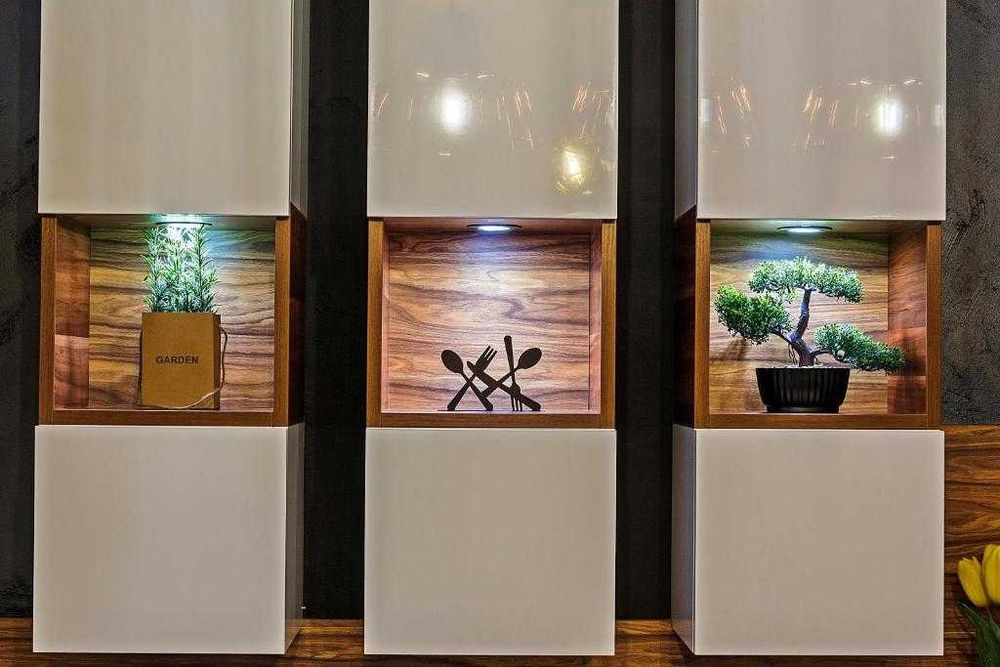 Луксозен апартамент в район Център