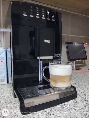 Expresor cafea cu capucino