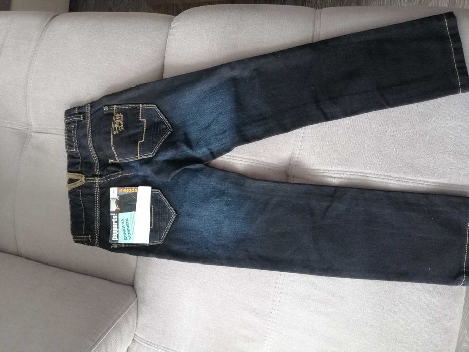 Детски дънки размер 128